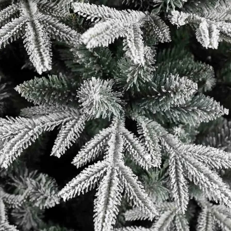 Artificial Green Christmas Tree, Full PE Leaves, Premium Encryption, Home Party Decoration, New Year Ornaments Slight Snow Tree