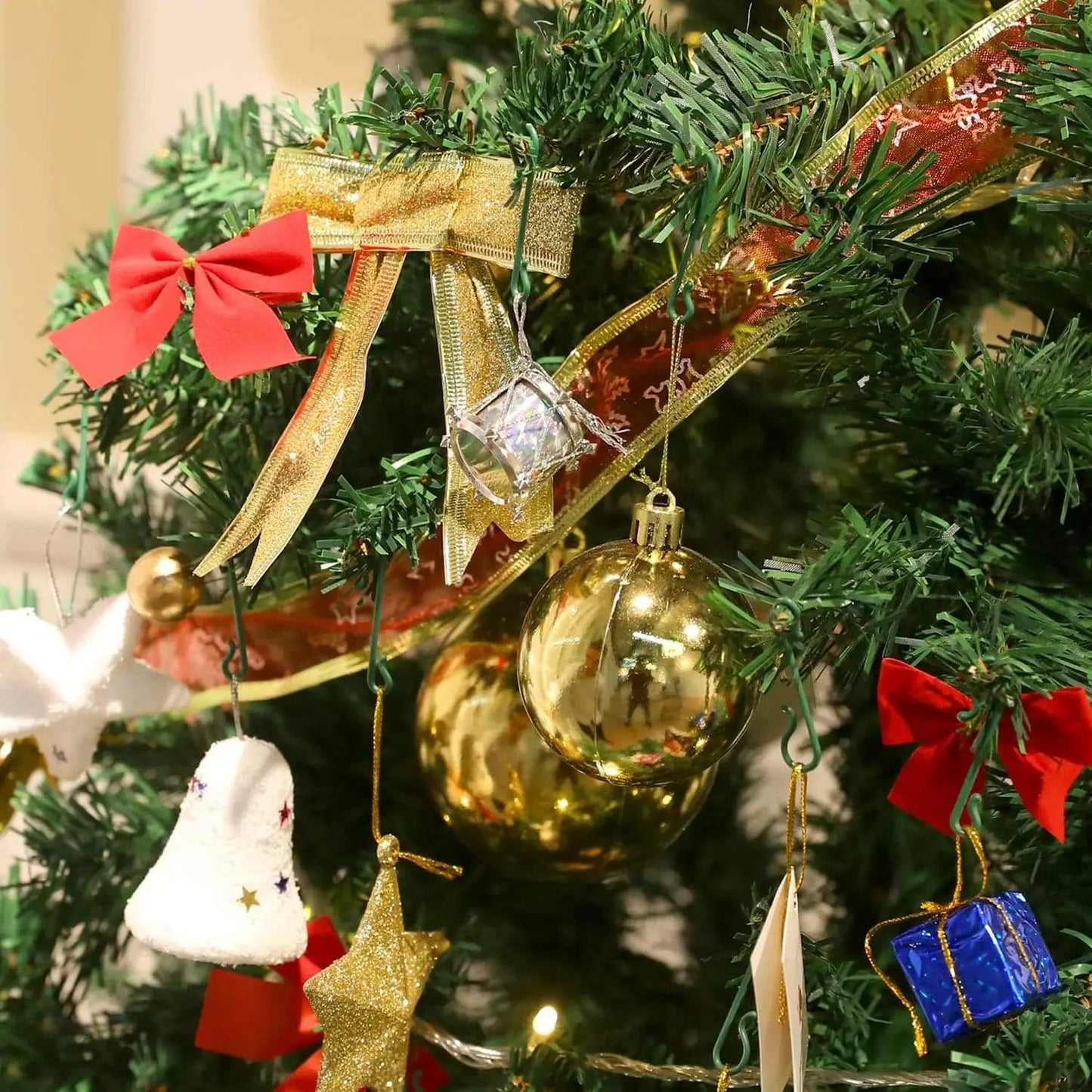10/200pcs Christmas Ornament Hooks S-Shaped Xmas Tree Ball Pendan Hanging Plastic Hook Hanger DIY New Year Home Party Decoration