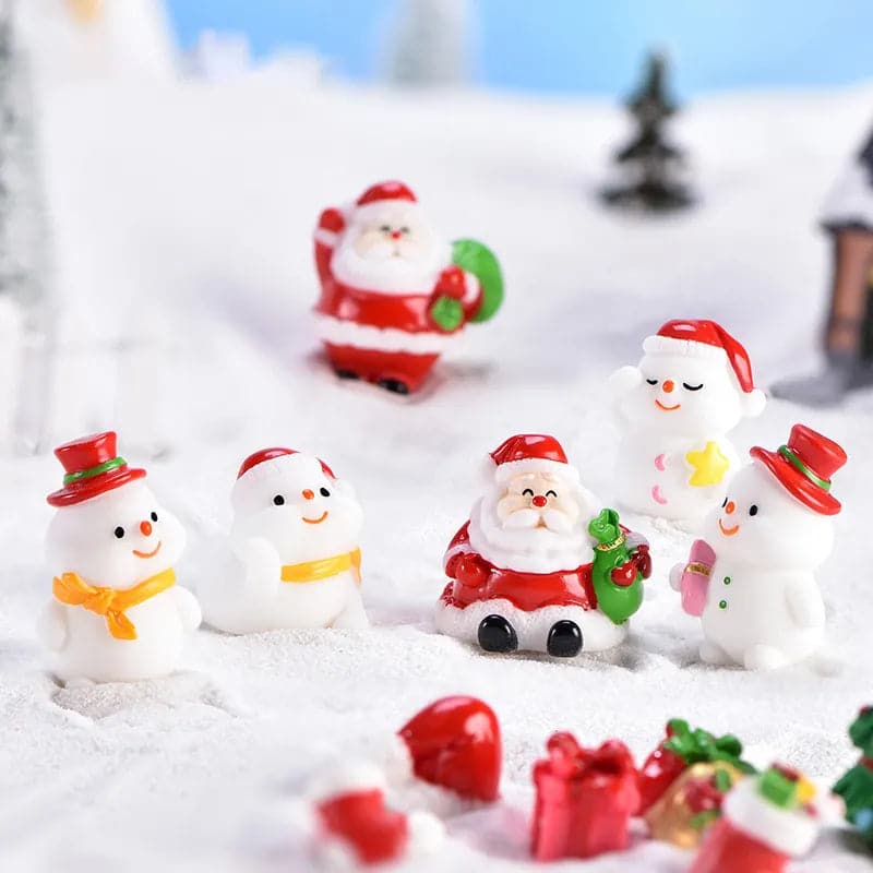 Mini Resin Christmas Santa Snowman Figurine Micro Landscape Model Diy Miniature Garden Figurine New Year Home Ornament Decor